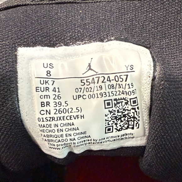 Nike Jordan 1 Mid - Picture 10 of 10